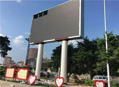 Guangzhou traffic outdoor double column LED display case